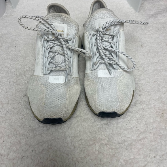 Wmns NMD_R1 V2 'Gold Boost - Picture 2 of 9